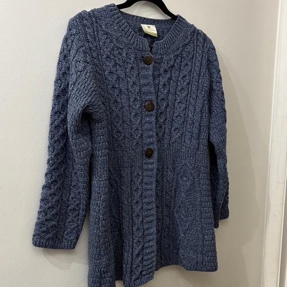 Carraig Donn Cozy Blue Cable Knit cardigan - medium - 100% wool - Picture 1 of 4